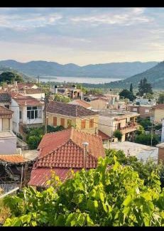 Mytilene House | Inviting Casa de Pera: Family-Friendly with Great Reviews