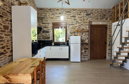Fraga House | Experience Casa de piedra Barreiriña - Pet Friendly Retreat