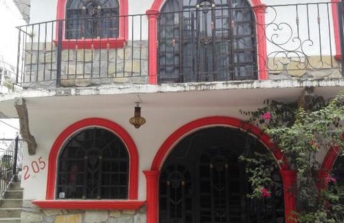 Xilitla Hotel | Pet-Friendly Retreat: Stay at Casa de Piedra Today