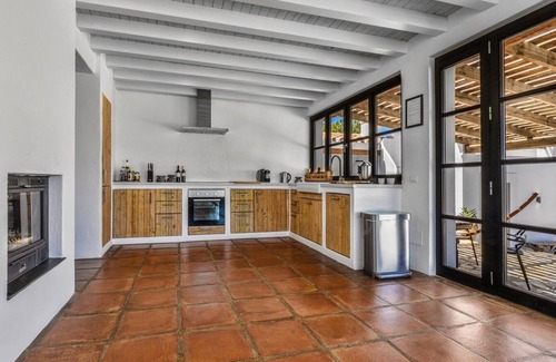 Canillas de Aceituno Villa | Explore Casa de Pilares Alcaucín: Exceptional Stay Awaits