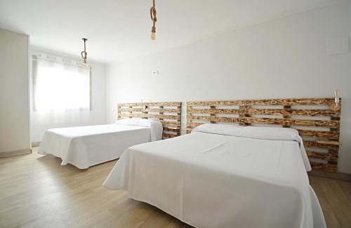 Vilanova House | Oceanfront Casa de Playa in Vilanova: Guest Rated 9.2/10