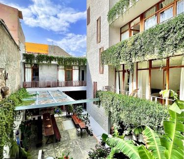 Mindelo House | Discover Casa de Poço Guest House: Oceanview Bliss Awaits