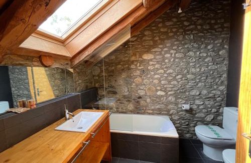 Bourg-Madame House | Welcoming Casa de Poble: Pet-Friendly Retreat with Spa