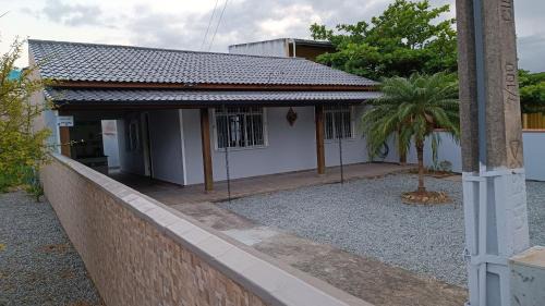 Praia do Sonho House | Cozy Beachfront Retreat: Perfect for Families and Pets