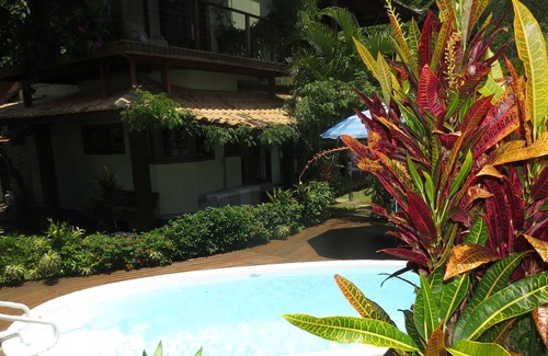 Barra da Lagoa House | Casa de Praia com Linda Vista pra Lagoa da Conceição e Trilha pra Praia