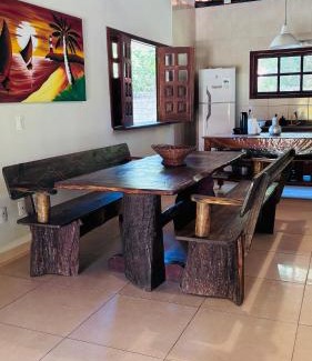 Aritagua Villa | Pet-Friendly Casa Amarela with Ocean Views for 14 Guests