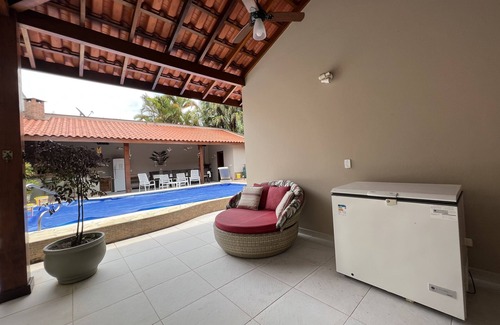 Praia de Barequecaba House | Elegant Coastal Retreat with Heated Pool in Barequeçaba