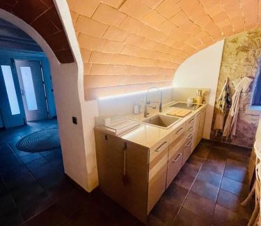 Palamos House | Inviting Casa de Pueblo en Palamós with Family-Friendly Amenities