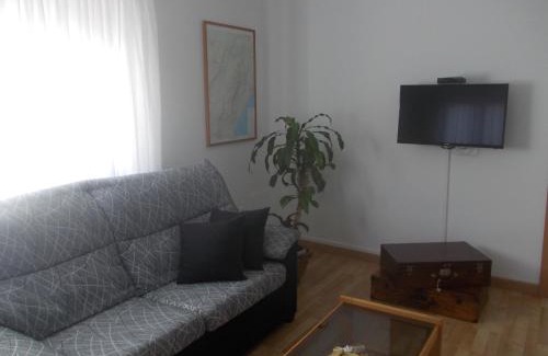 Godall House | Family-Friendly Casa de pueblo Godall with Pool & 8.8 Rating