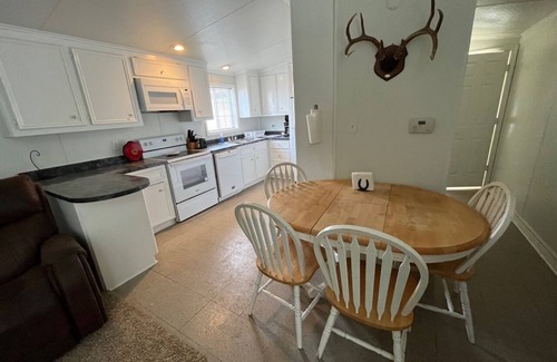 Marathon House | Pet-Friendly Casa de Rancho: Unique Sea Container Retreat