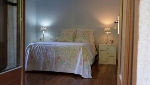 Outes House | Inviting Stay at Casa de Ribadafonte with Ocean Views
