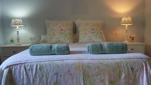 Outes House | Inviting Stay at Casa de Ribadafonte with Ocean Views