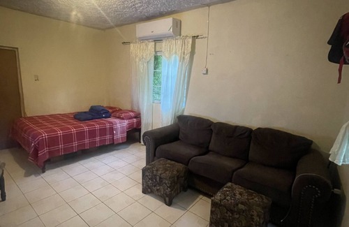 Ocho Rios Villa | Discover La Foreign: Central Ocho Rios Near Mahogany Beach