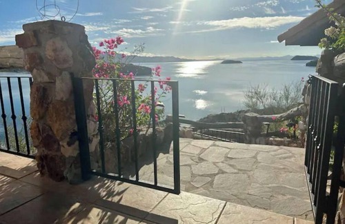 Mulege Villa | Discover Casa De Roca Villa: Pets Welcome on the Bay