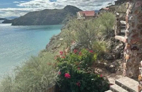 Mulege Villa | Discover Casa De Roca Villa: Pets Welcome on the Bay