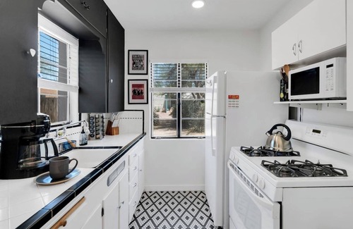 Palo Verde House | Pet-Friendly Casa De RocknRoll Tucson with Kitchen Access