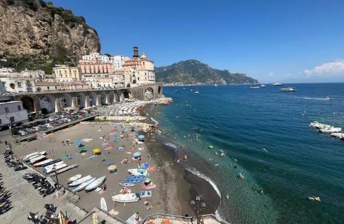 Atrani Apartment | Inviting Casa De Rosa: 4-Star Stay with Child-Friendly Amenities