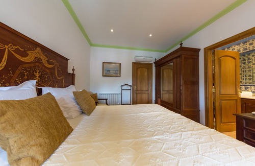 Peso da Regua Bed & Breakfast | Elegant Casa de São Domingos: 4-Star Retreat with Spa & Pool