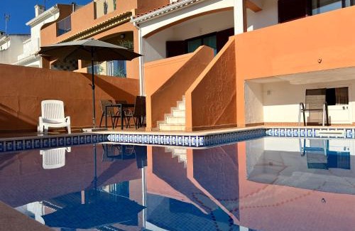 Espiche House | Oceanfront Retreat: Casa de Sérgio with Pool & Kid-Friendly Fun