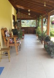 Costas House | Discover Casa de Sítio: Family and Pet-Friendly Retreat