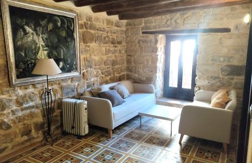 Ubeda House | Elegant Casa de San Lorenzo: Pet-Friendly with Breakfast