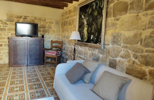 Ubeda House | Elegant Casa de San Lorenzo: Pet-Friendly with Breakfast