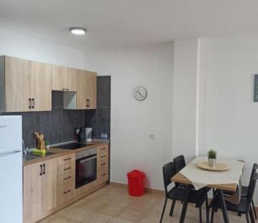 Playa Paraiso Apartment | Casa de Simo: Sun, Relaxation & Family Fun Awaits!