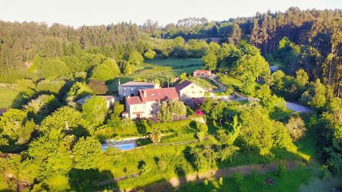 Paderne House | Discover Casa de Sixto: Oceanfront Bliss with Pool Access