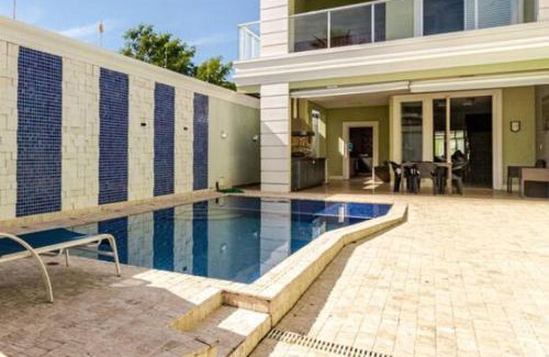 Pereque House | Relaxing Getaway at Casa de Temporada em Guarujá with Pool