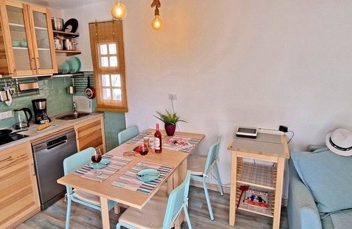 Bahia Calma Apartment | CASA DE TOM: Ideal Retreat with Pool & Fiber Optic Internet