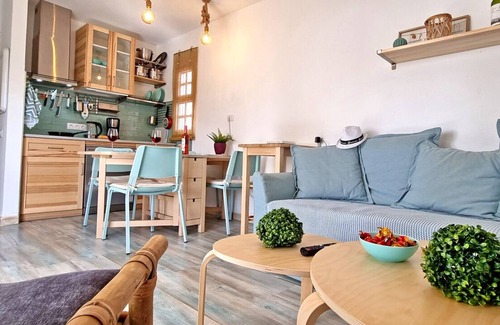 Bahia Calma Apartment | CASA DE TOM: Ideal Retreat with Pool & Fiber Optic Internet