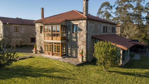 Muxia House | Pet-Friendly Casa de Trillo: Rated 9.1/10 with Hot Tub
