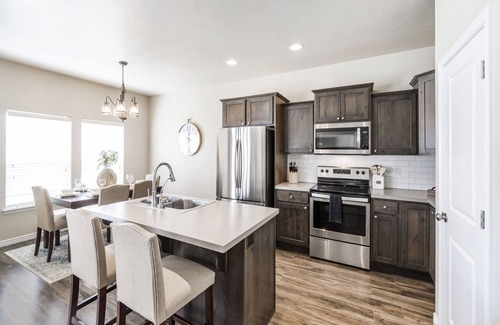 Twin Falls House | CASA de Twin Falls: Immaculate Comfort for Families & Pets