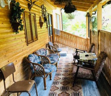 Stremt Cabin | Child-Friendly Getaway at Casa de Vacanta Geoagiu de Sus