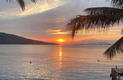 Ilha Grande House | Oceanfront Retreat with Deck in Ilha Grande, Passa Terra