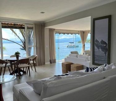Ilha Grande House | Oceanfront Retreat with Deck in Ilha Grande, Passa Terra