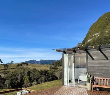 Alfredo Wagner Apartment | Discover Casa de Vidro: 4-Star Pet-Friendly Retreat