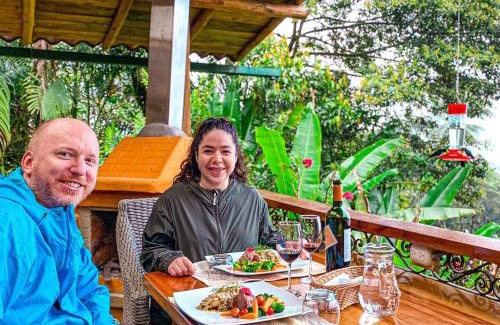 Mindo House | Experience Casa de Vista Alta: Family-Friendly Getaway
