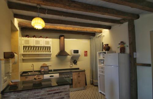 Cobisa House | Elegant Casa de Vivar Near Puy du Fou - Guest Rated 9.8