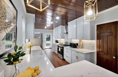 Dean Highland House | Discover Casa de West: Family-Friendly Retreat in Waco