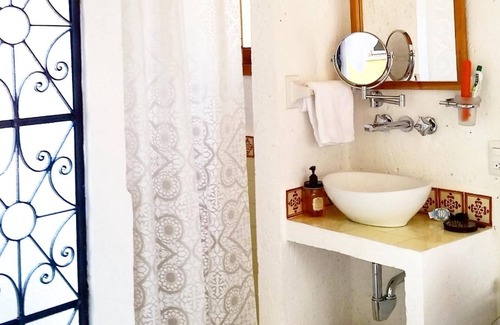 Campeche Bed & Breakfast | Experience Comfort at Casa de Zari B&B with Spa & Breakfast