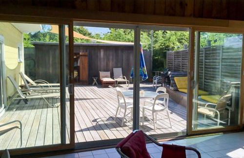 Ocean Bay Park House | Welcoming Casa de Zeus: Family and Pet-Friendly Escape