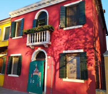 Burano Apartment | Artistic Retreat at Casa degli Artisti - Guest Rated 9.8