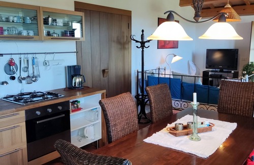 Cossignano Apartment | Casa Degli Olivi: Romantic Getaway Near the Sea for Couples