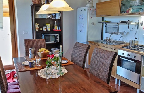 Cossignano Apartment | Casa Degli Olivi: Romantic Getaway Near the Sea for Couples