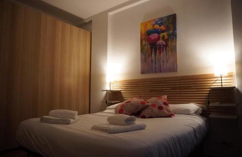 Bari City Centre Apartment | Vibrant Casa dei Fiori: Ocean View & Private Beach Retreat