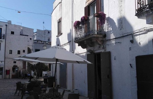 Old Town Cisternino House | Comfortable Stay at Casa dei Nonni with Family-Friendly Amenities