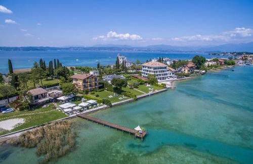 Sirmione House | Oceanfront Bliss at Casa dei Pescatori: Pet-Friendly Escape