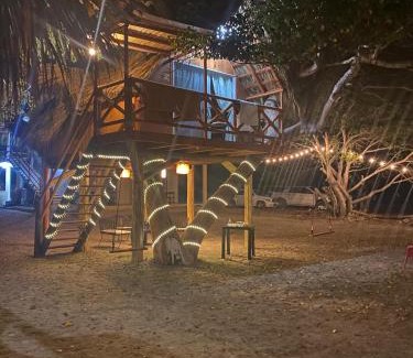 Saladita House | Family-Friendly Stay at Casa del Árbol Barra la Saladita