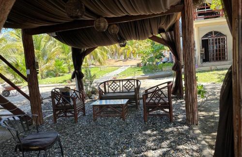 Saladita House | Family-Friendly Stay at Casa del Árbol Barra la Saladita